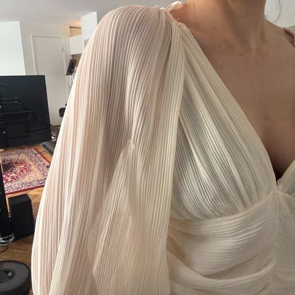 Zara ecru pleated blouse size small - Picture 4 of 8